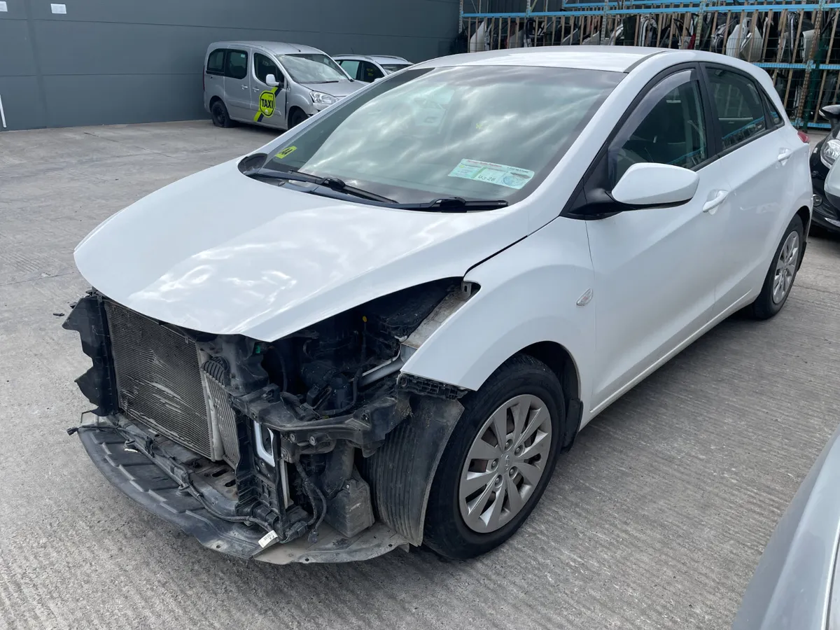 2016 Hyundai i30 - Image 1