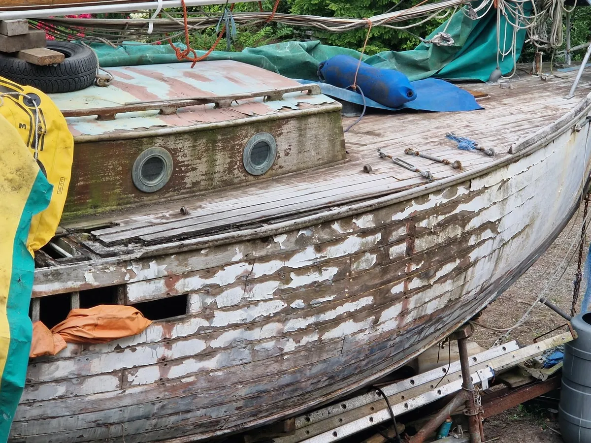 Yacht - Image 1
