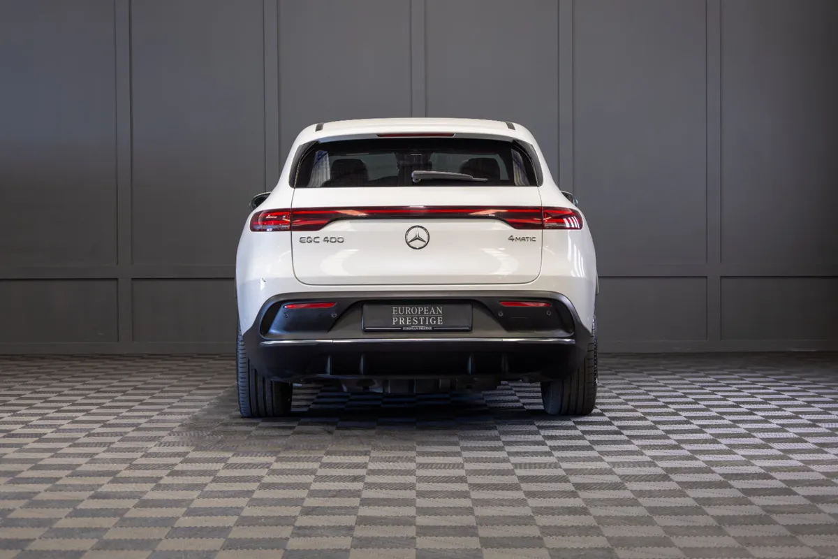 212 Mercedes-Benz EQC 400 AMG Line Premium 4Matic - Image 4