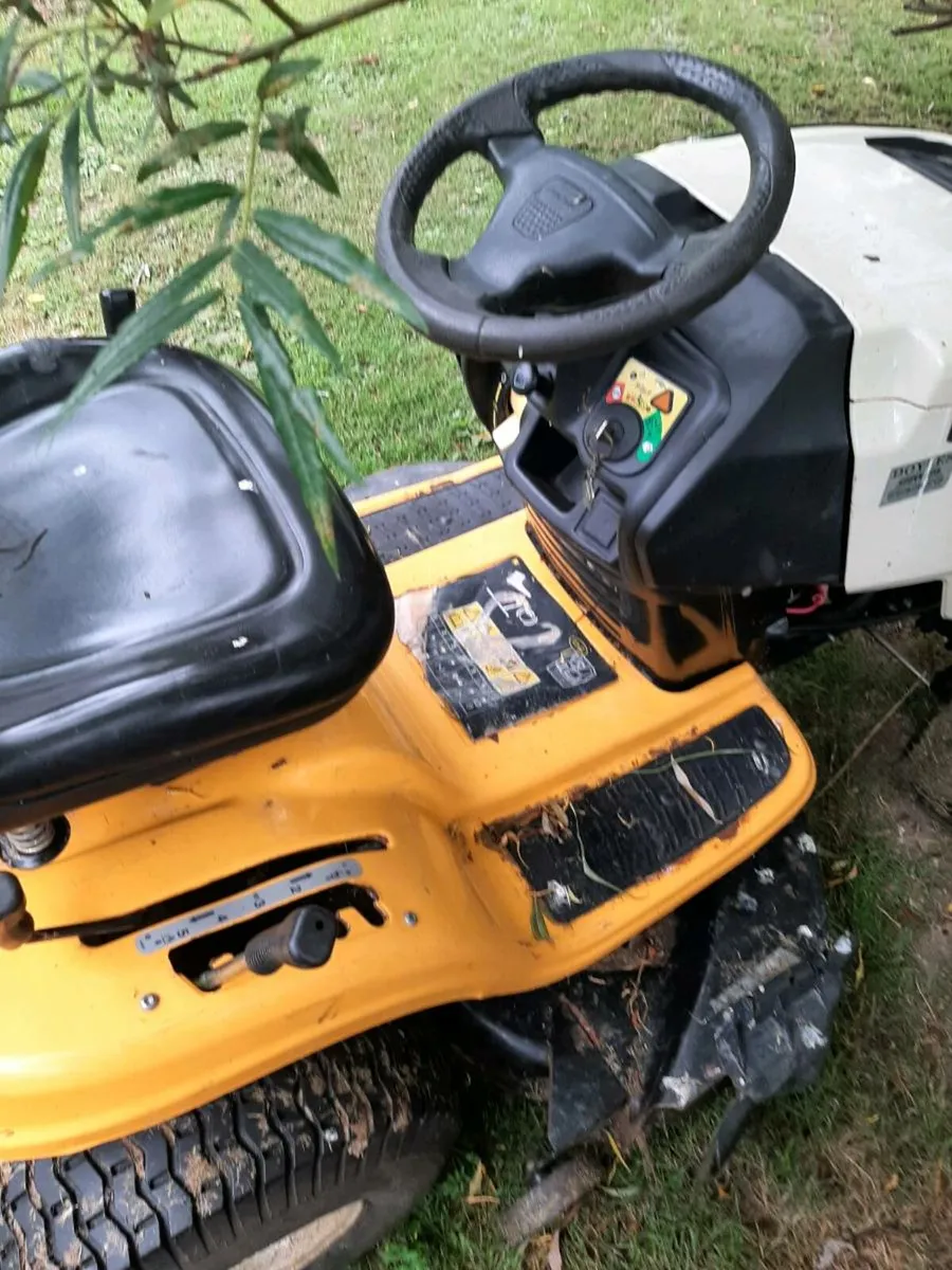 Ride on mower - Image 2