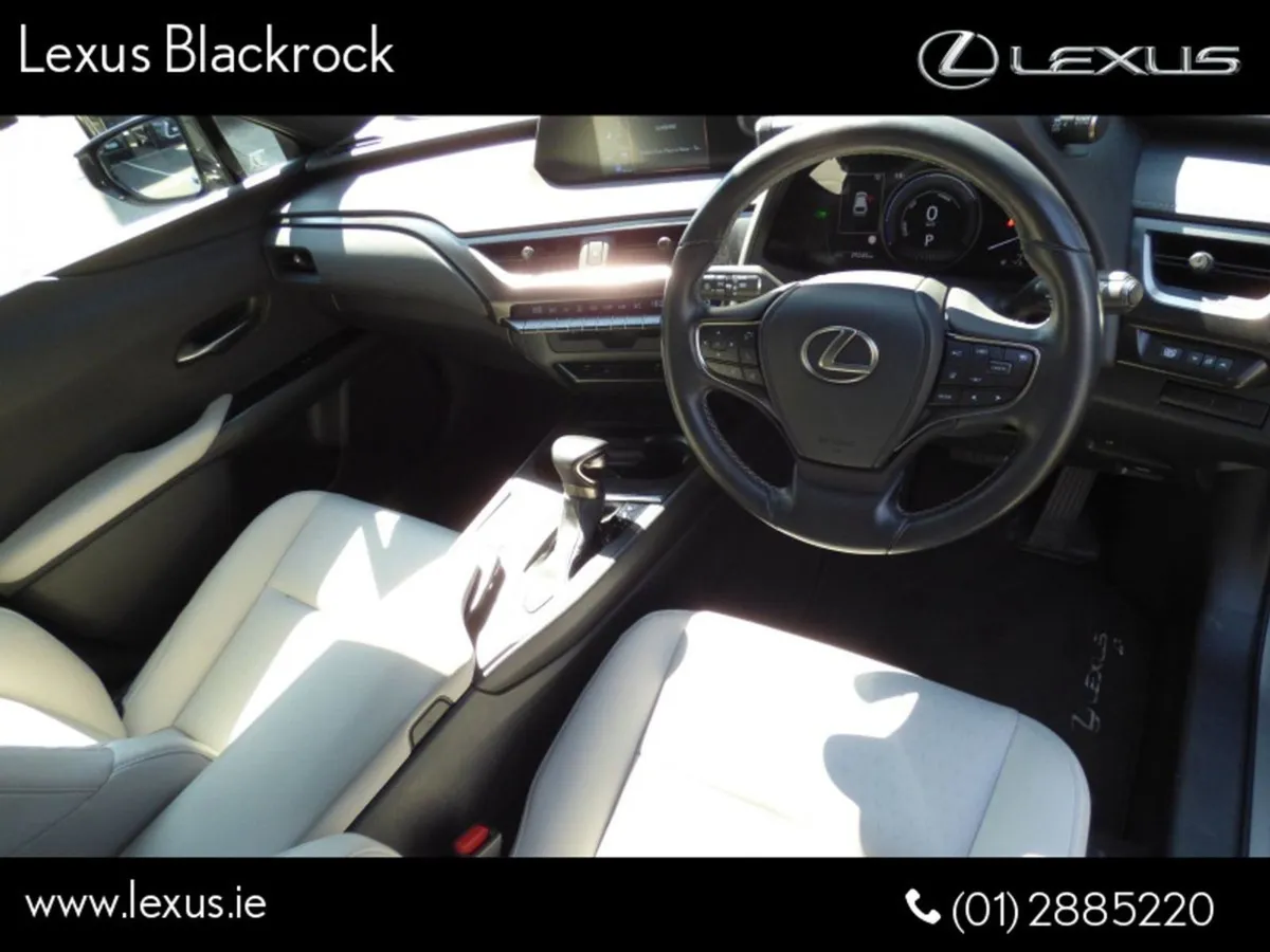 Lexus UX250h Hybrid Dynamic - Image 2