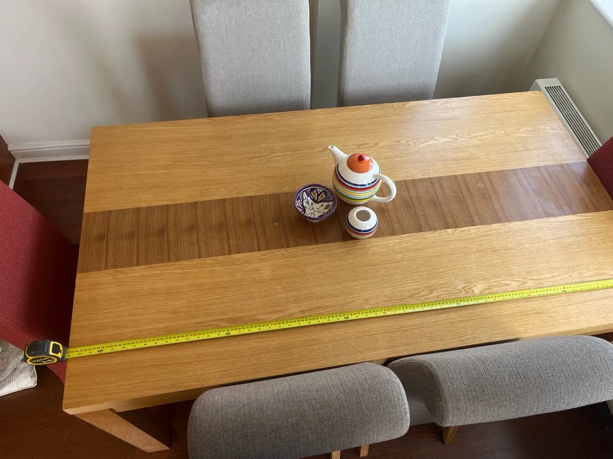 Table and chairs - Image 2