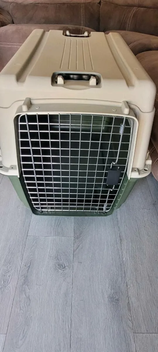 Dog crate - Image 1