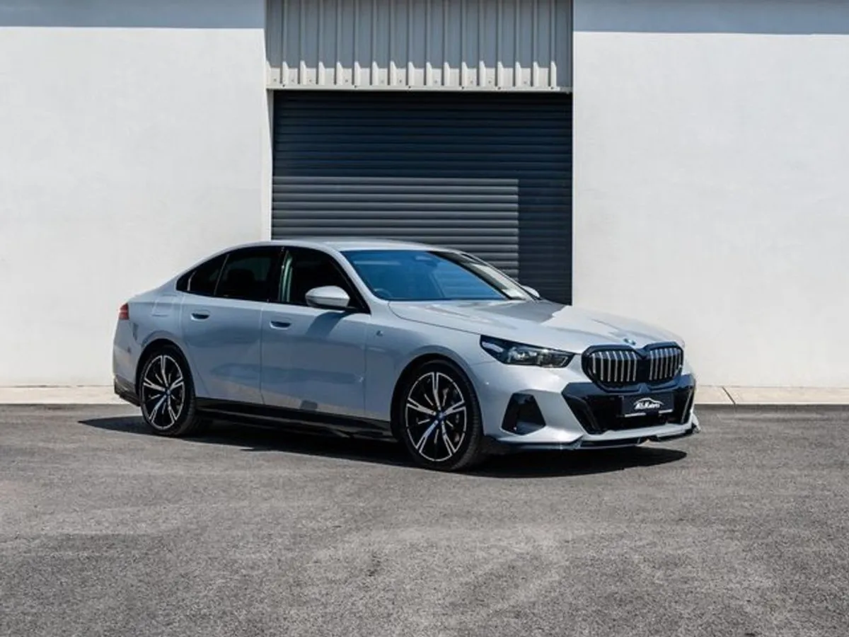 BMW 5 Series 530E M Sport  tech Comfort Pack - Image 3
