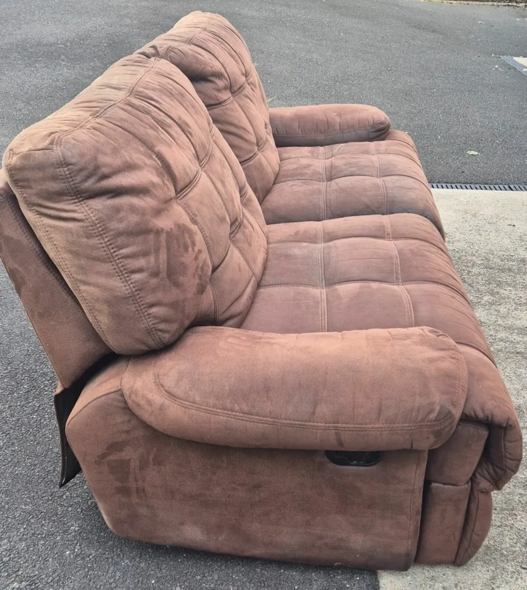 Sofa - Recliner - Image 1