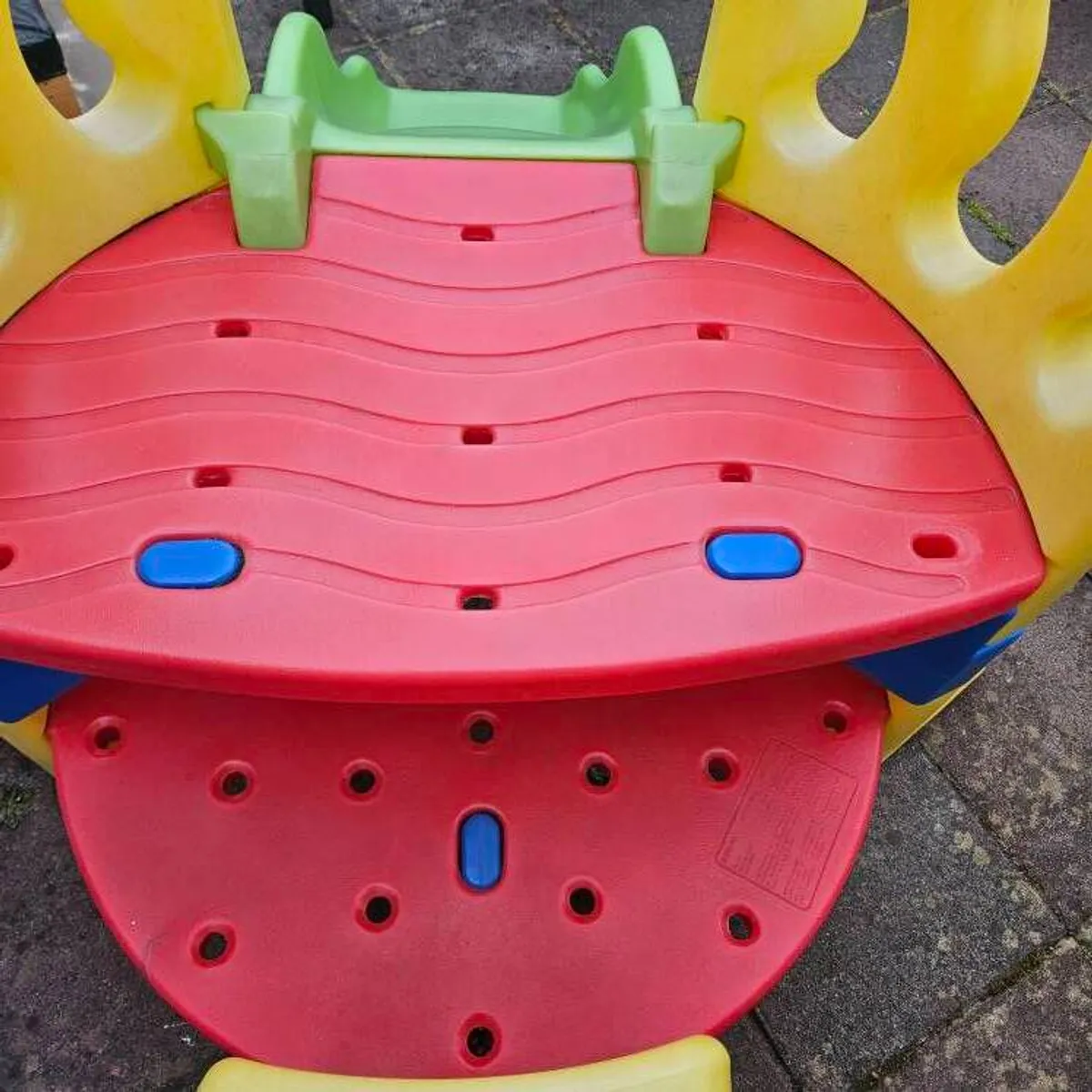 Little tykes hide and slide - Image 3