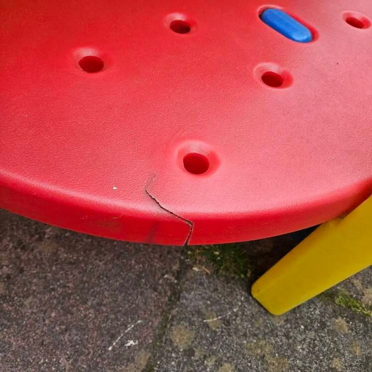 Little tykes hide and slide - Image 4