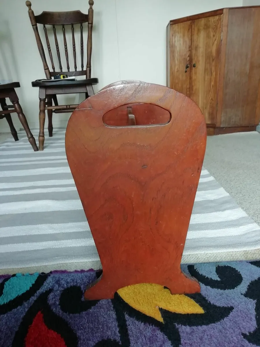 Wooden magazine rack - Image 2