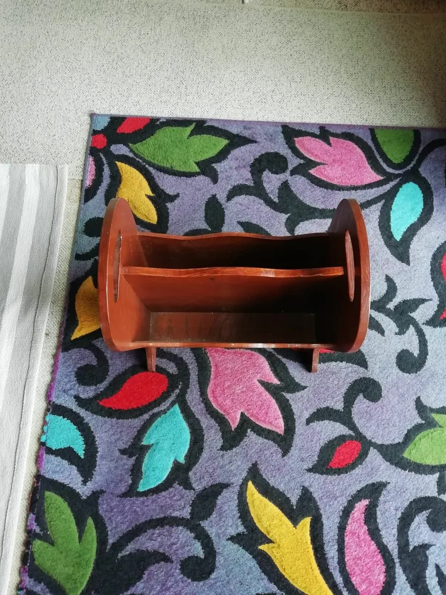 Wooden magazine rack - Image 3