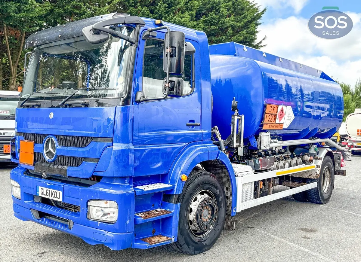 2012 Mercedes Benz XR 1824 Rigid Tanker - Image 1