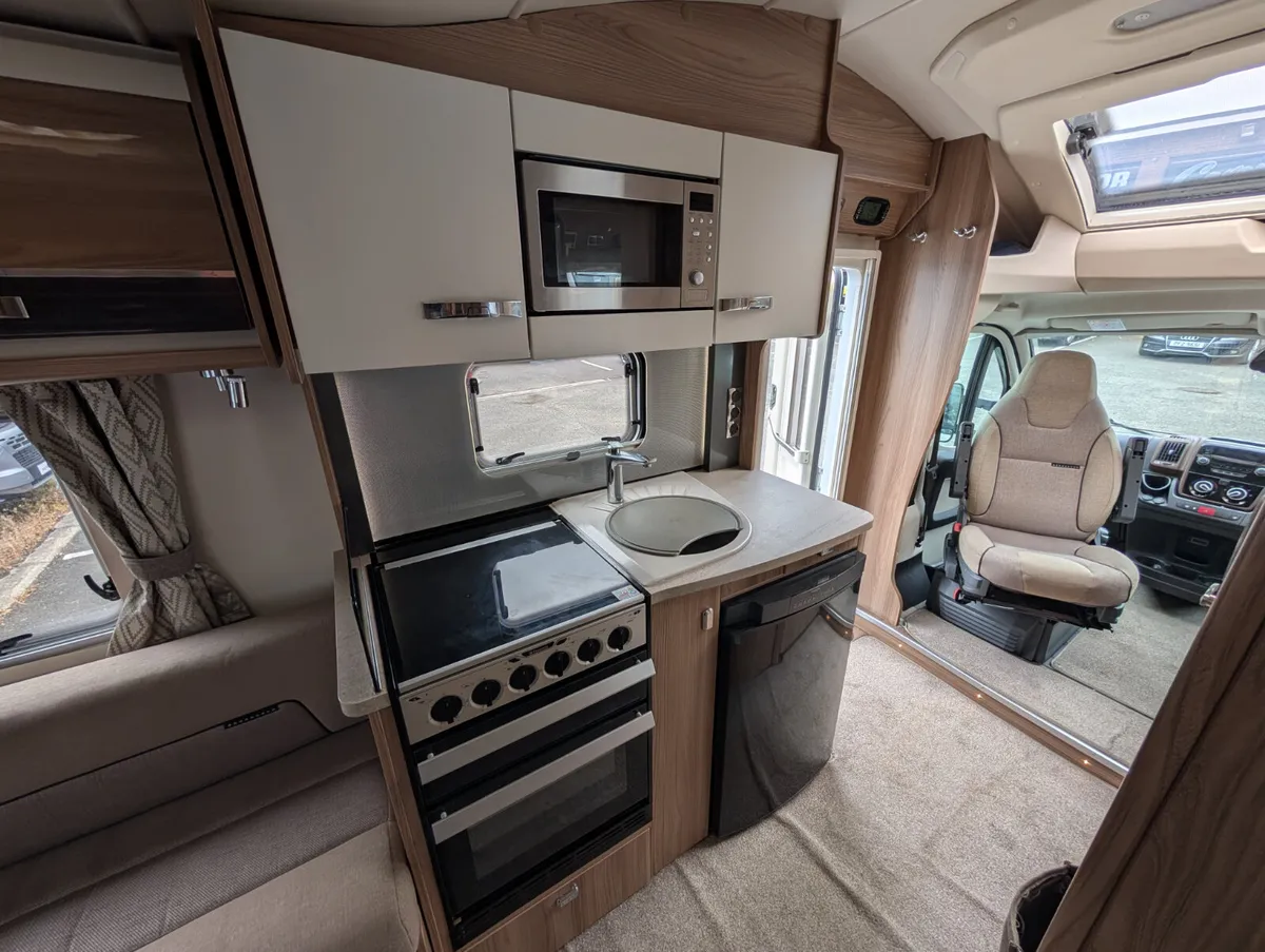 Automatic Motorhome with Large Rear Lounge - Image 4
