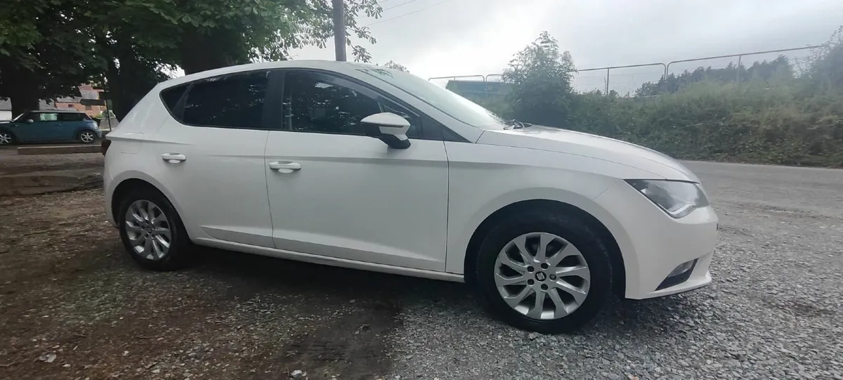 SEAT Leon 2013 1.6 TDI AUTOMATIC - Image 2