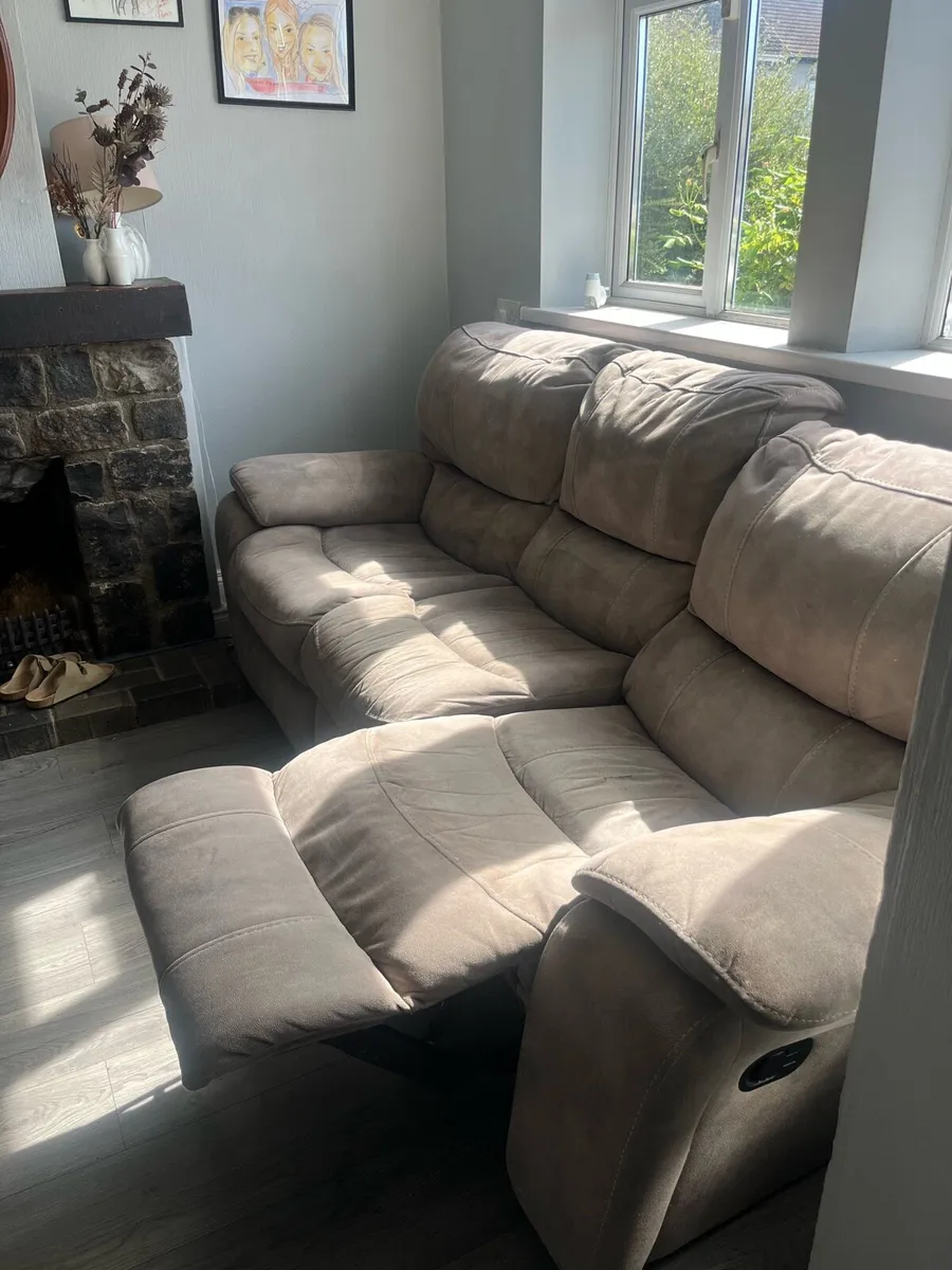 Couch / Sofa - Image 1