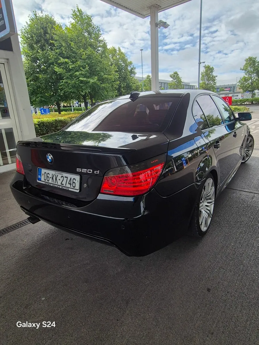 BMW 5-Series 2006 - Image 2