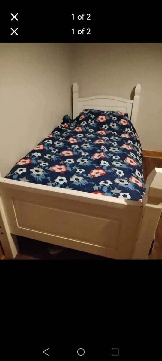 Singke solid bed frame with mattress - Image 1