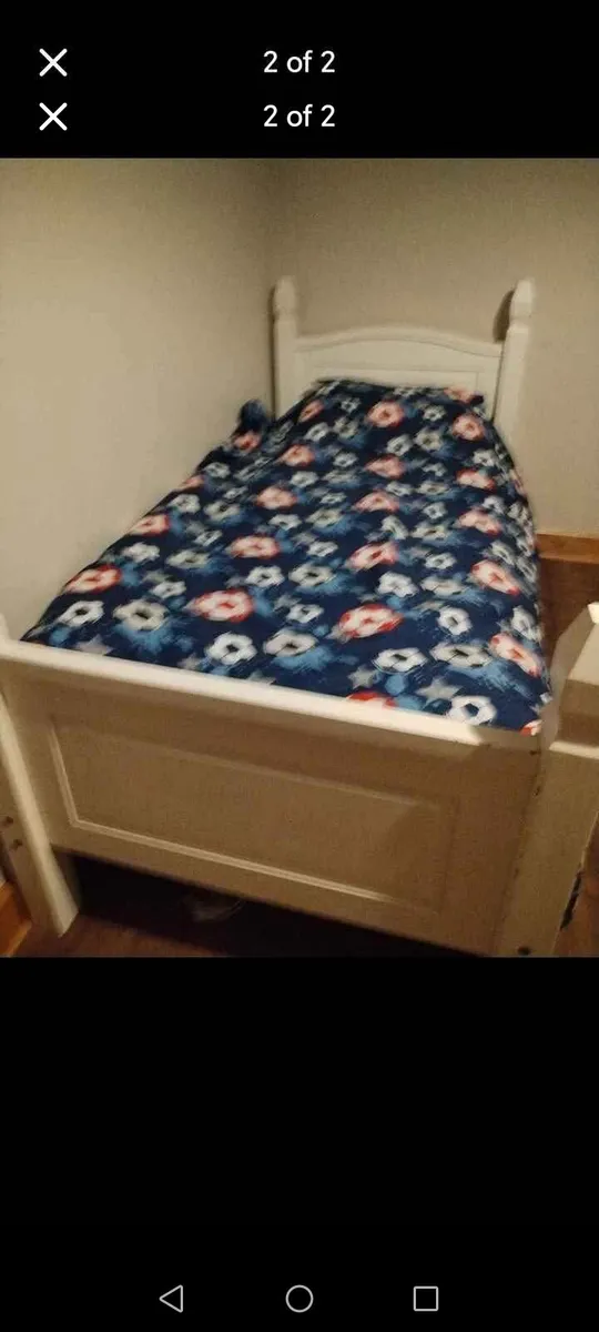 Singke solid bed frame with mattress - Image 2