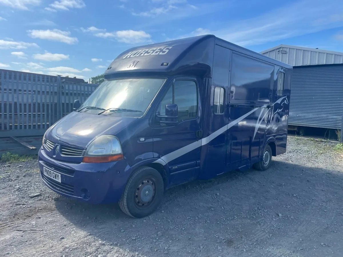 Horse Van - Image 1