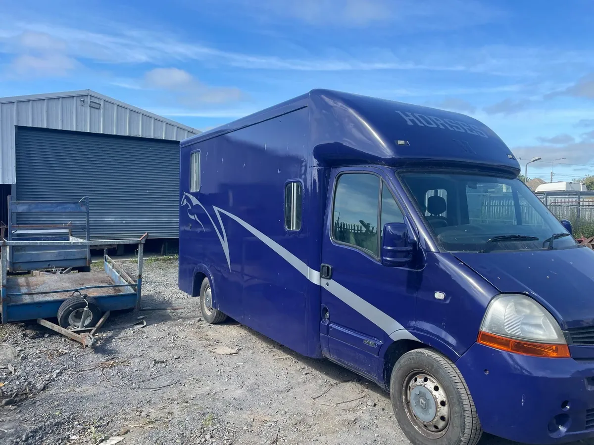 Horse Van - Image 3