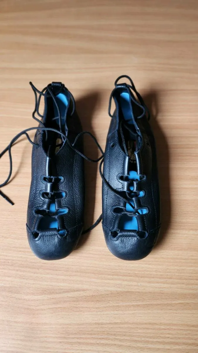Irish Dancing Shoes - Hullachan Pro 7.5w - Image 1