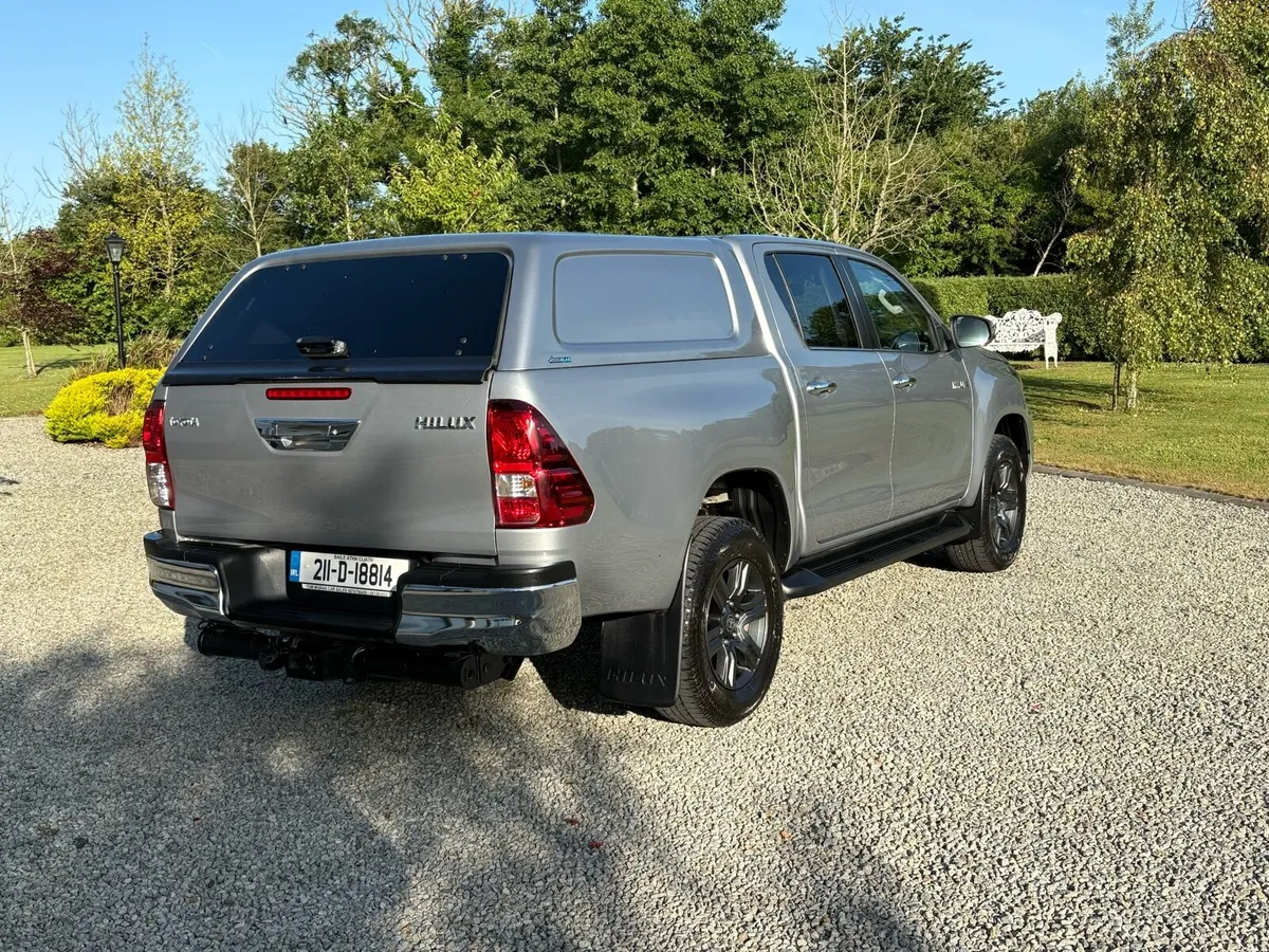 Toyota hilux sr5 mint condition - Image 3