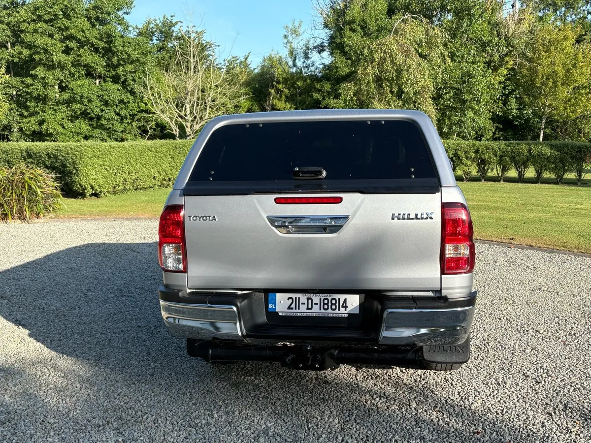 Toyota hilux sr5 mint condition - Image 4