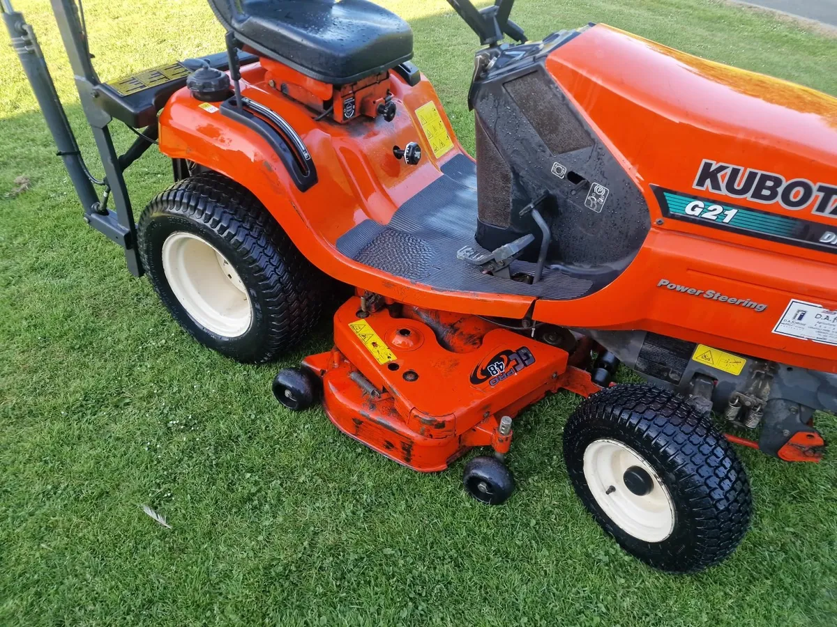 Kubota high tip ride on mower lawnmower 300 hours - Image 2