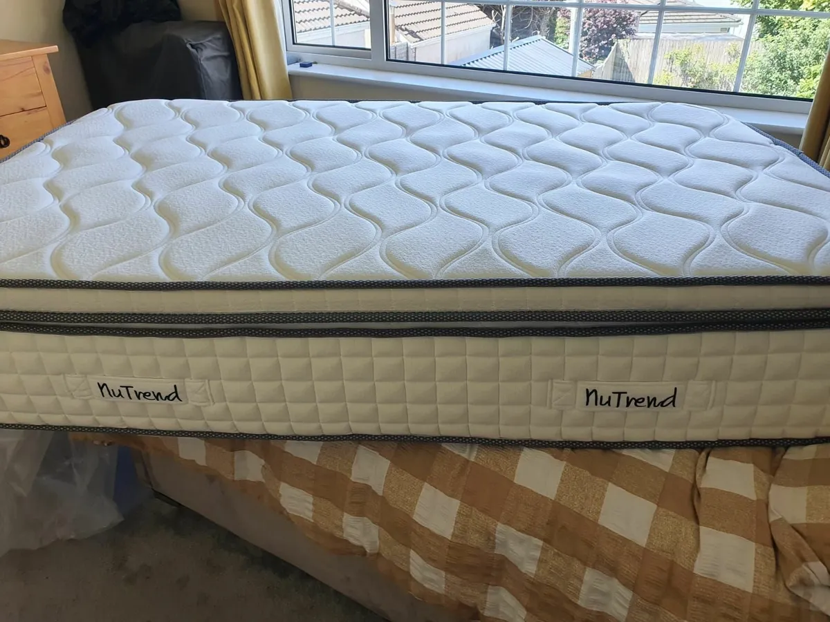 Pillow top double mattress - Image 3