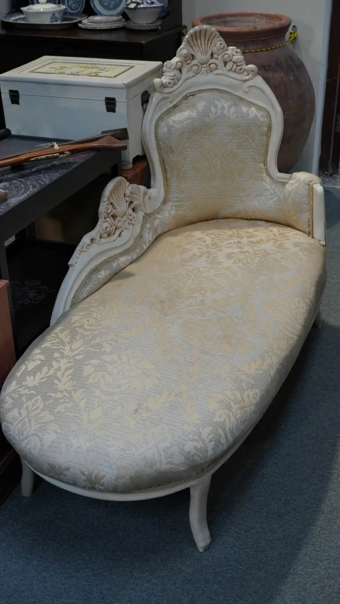 French-Style Chaise Lounge - Image 2