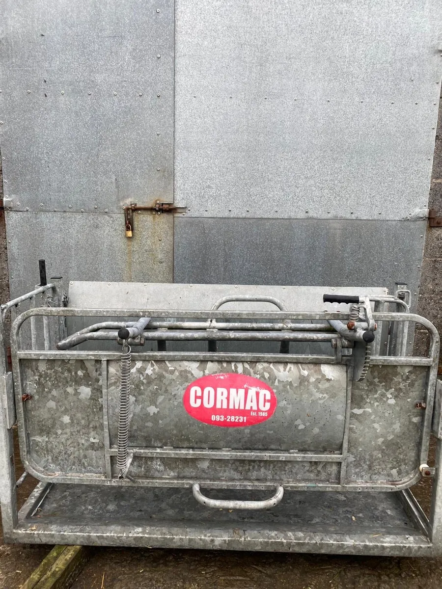 Cormac sheep turnover crate - Image 1