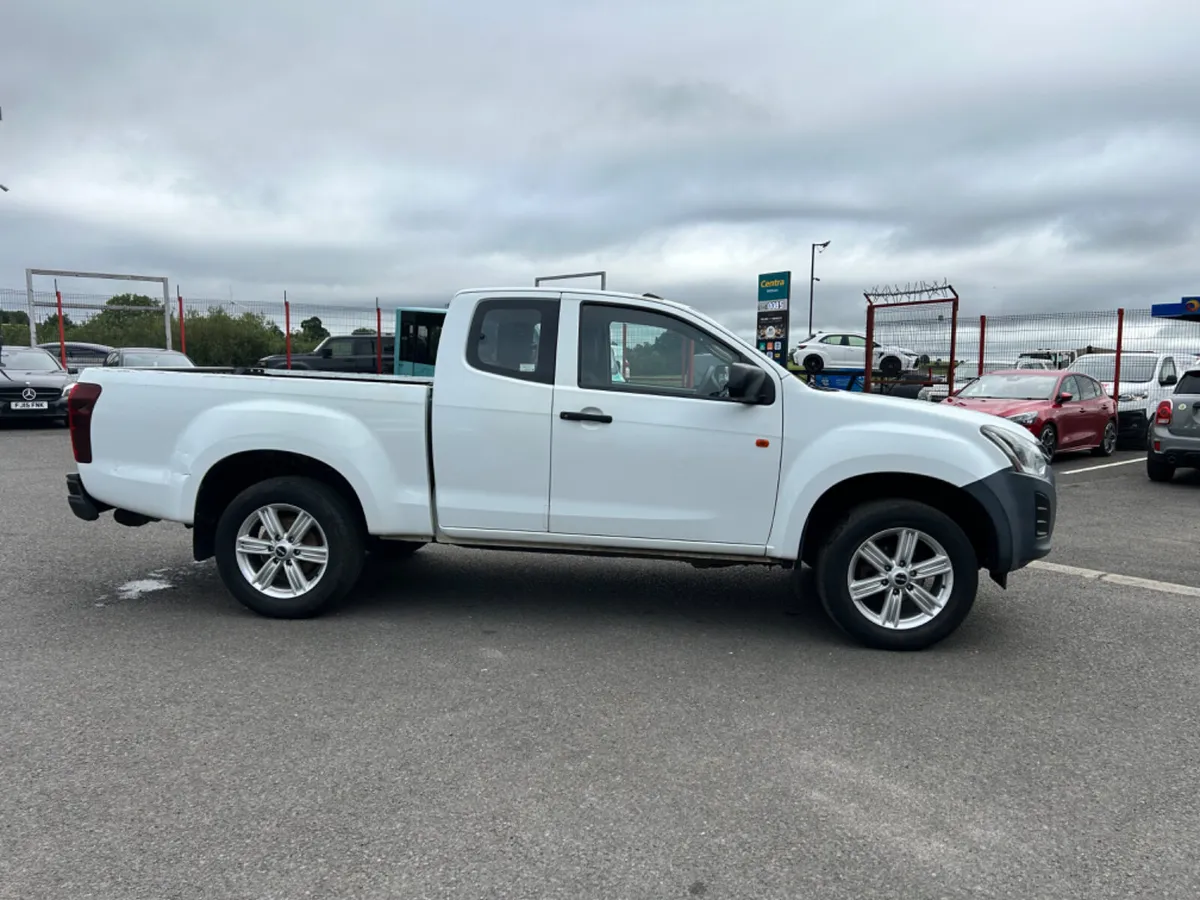 Isuzu D-Max 2019 - Image 1