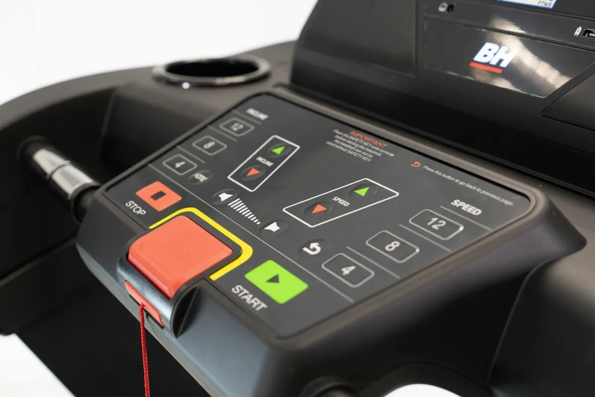 BH Fitness: RS2000 Multimedia Treadmill - Image 4