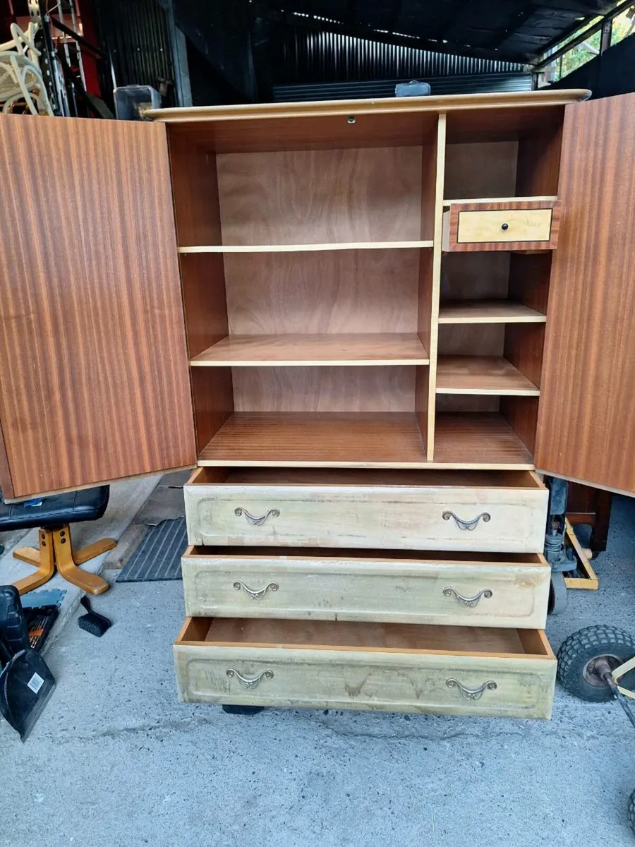 Good quality old cabinet for restoration DELIVERY - Image 3