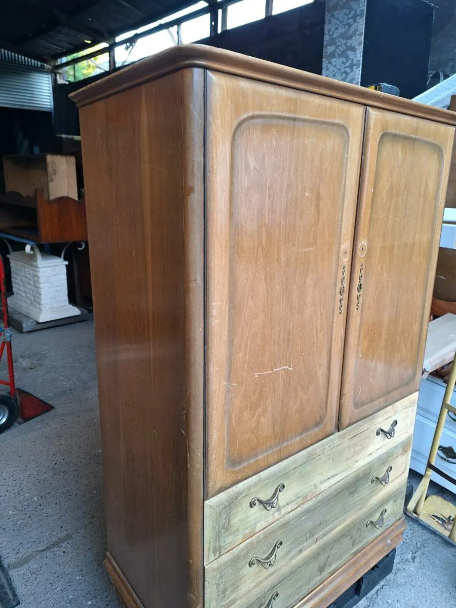 Good quality old cabinet for restoration DELIVERY - Image 4