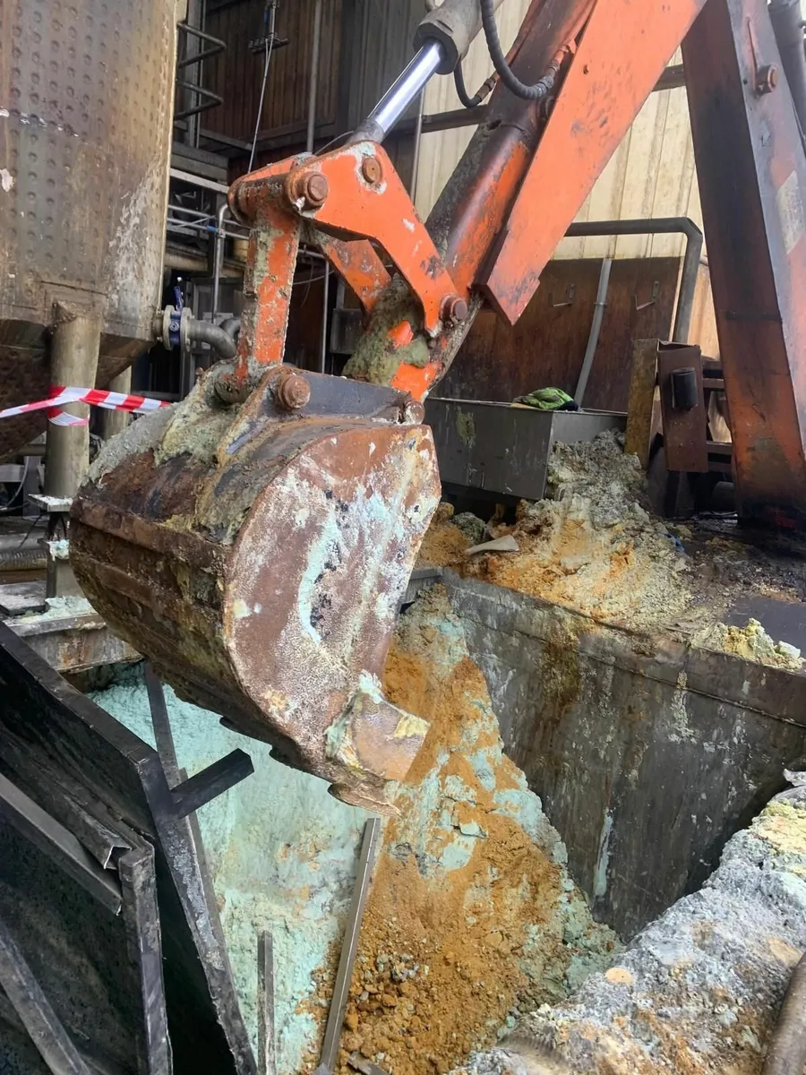 Back Actor of 3CX Hydrolaulic Pump 22kw 3Phase - Image 1