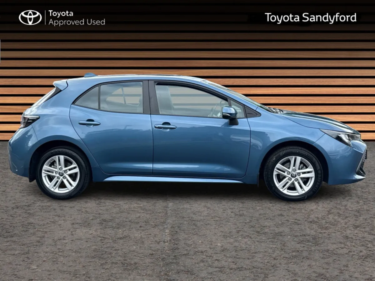 Toyota Corolla HYBRID LUNA HATCHBACK // REAR CAMER - Image 3