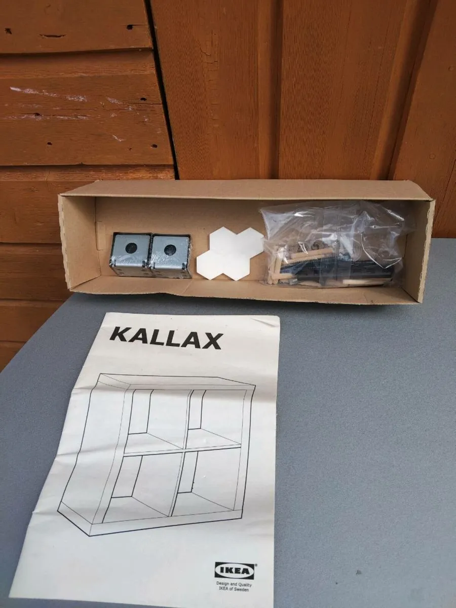 IKEA KALLAX SHELVING UNIT. - Image 4