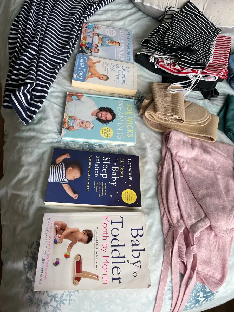 Size 12-14 Maternity clothes & books - Image 2