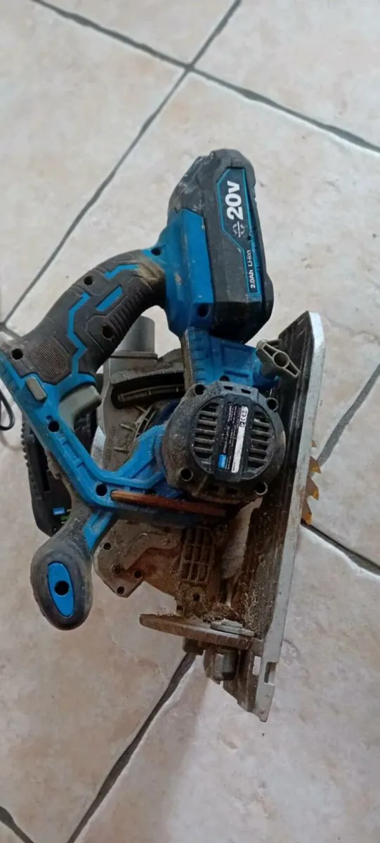 Saw - Image 1