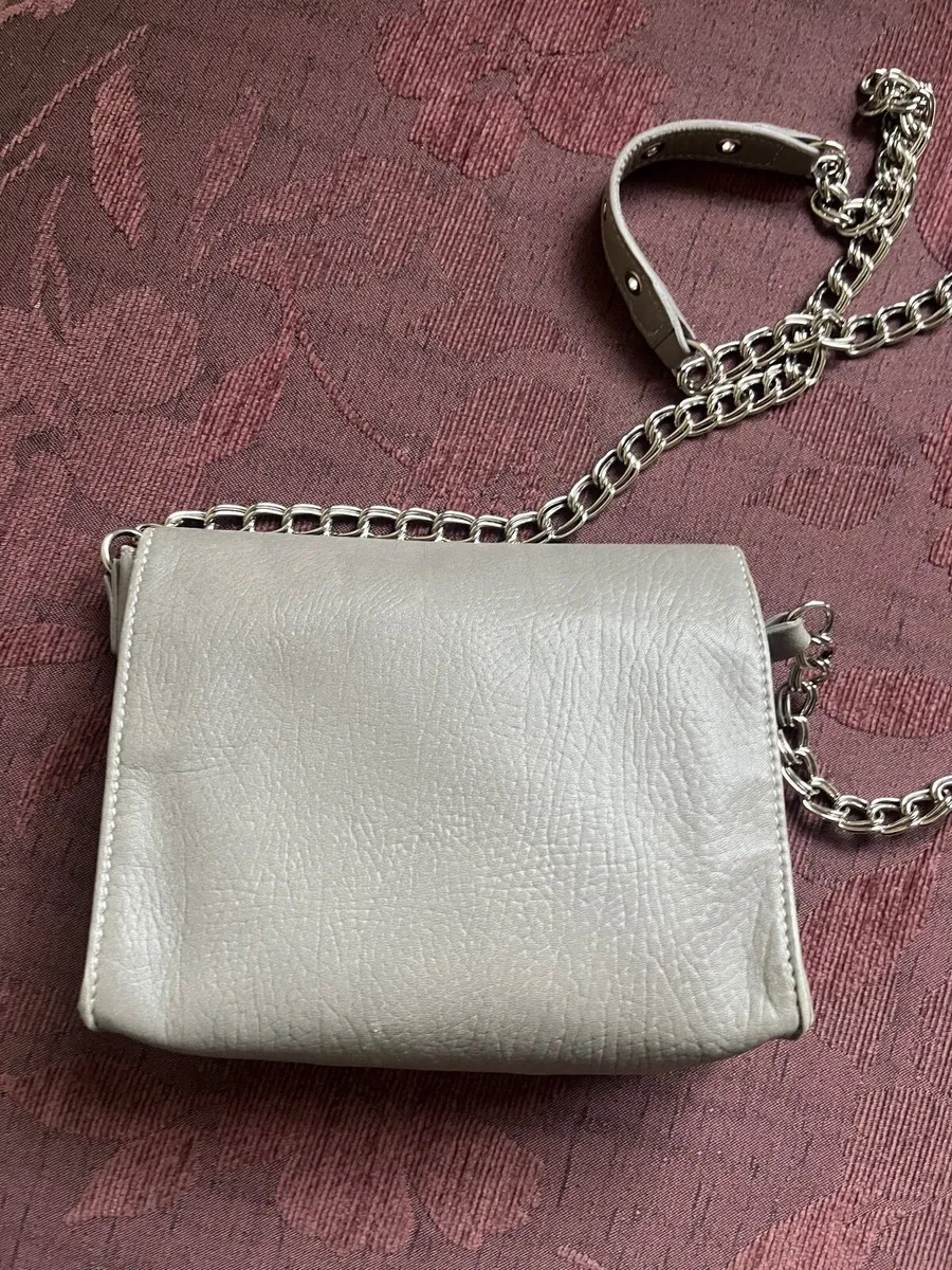 Designer Longchamp leather bag - Image 3