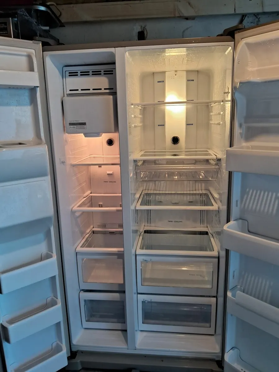 SAMSUNG AMERICAN FRIDGE AND FREEZER - Image 1