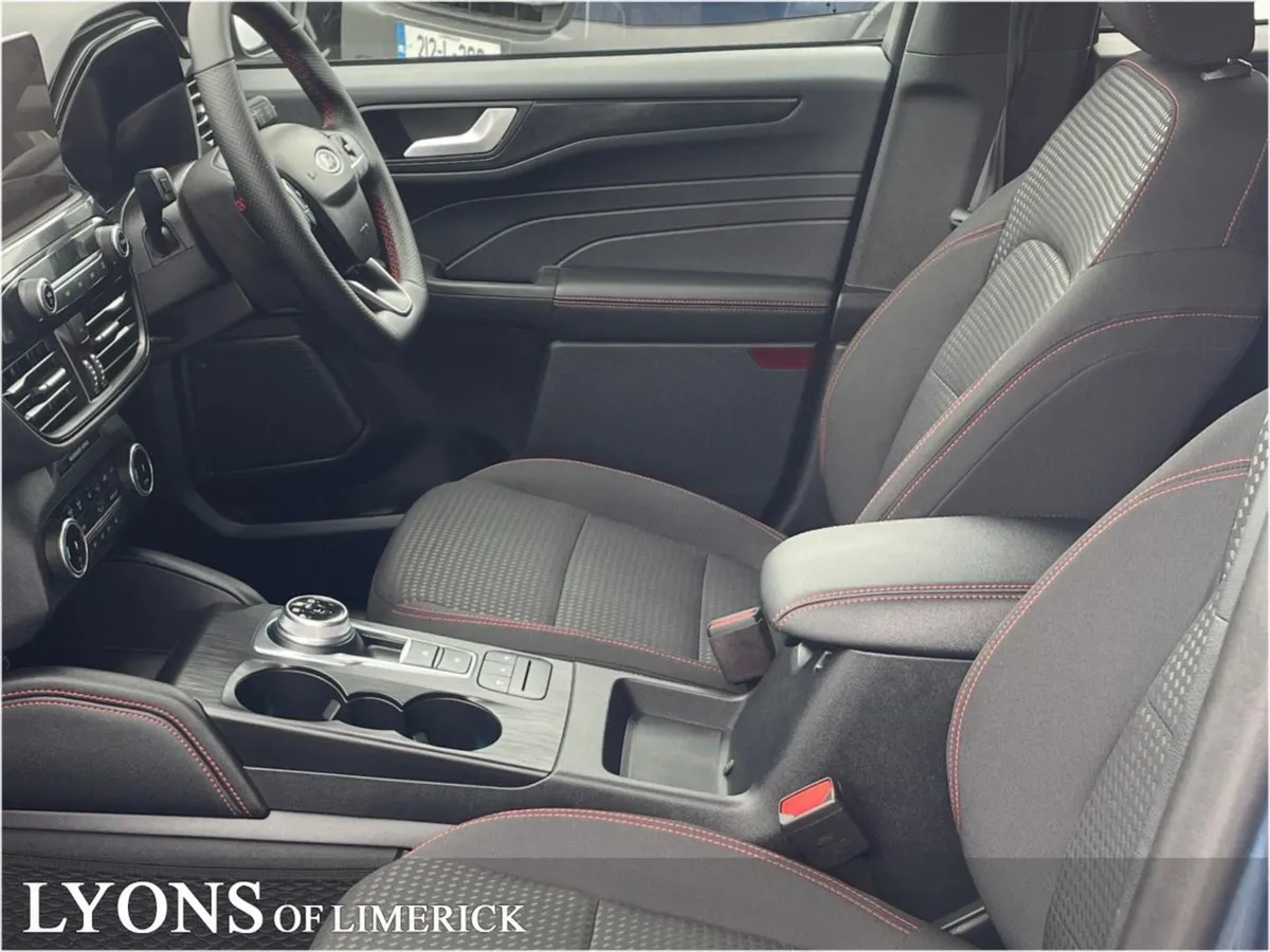 Ford Kuga 2.5 Duratec 225PS Phev St-line Auto - Image 3