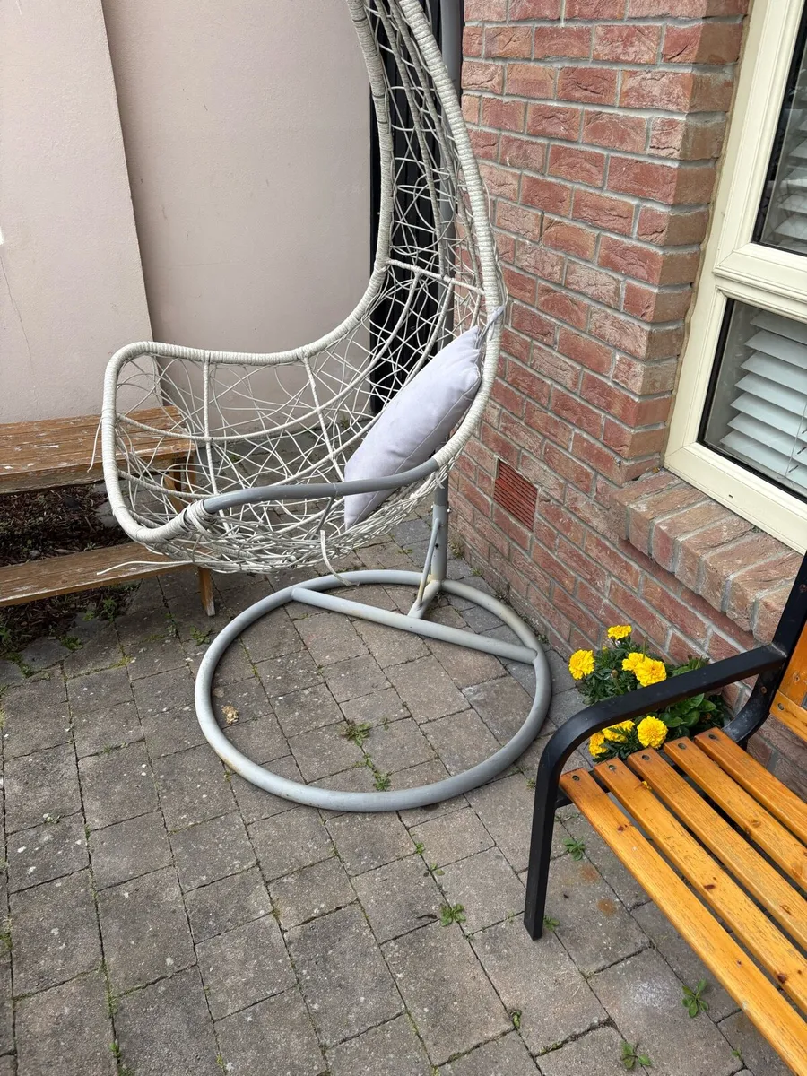 Eggchair - Image 1