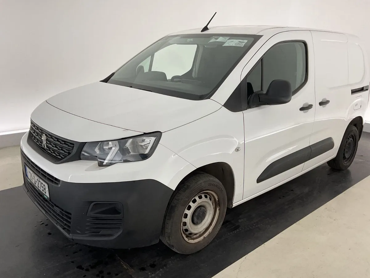 Opel Combo 2021 For Auction - Image 1