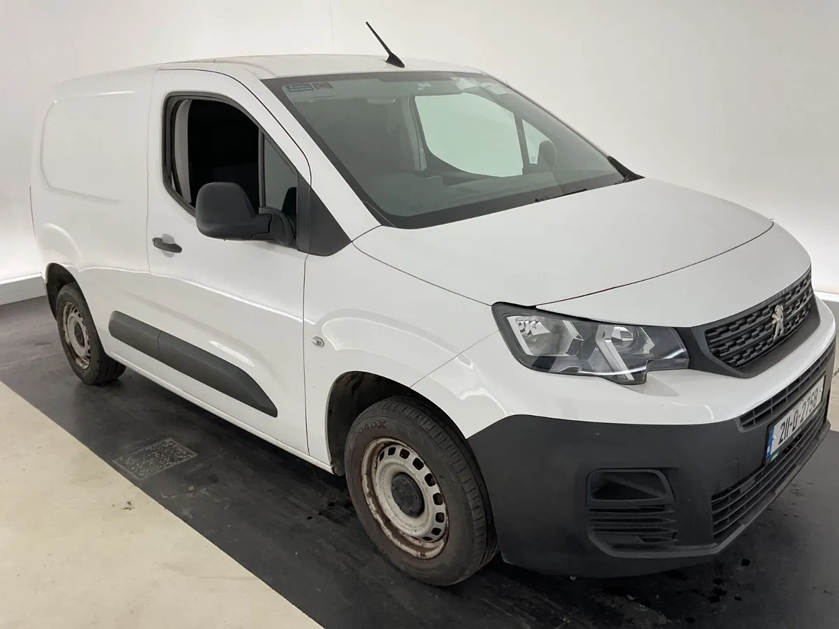 Opel Combo 2021 For Auction - Image 2