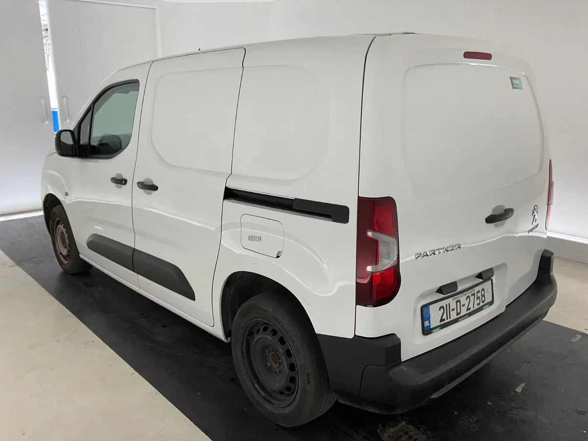 Opel Combo 2021 For Auction - Image 3