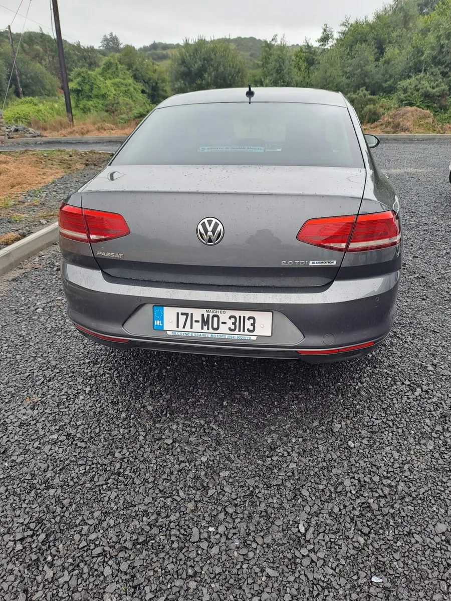 VOLKSWAGEN Passat - Image 4