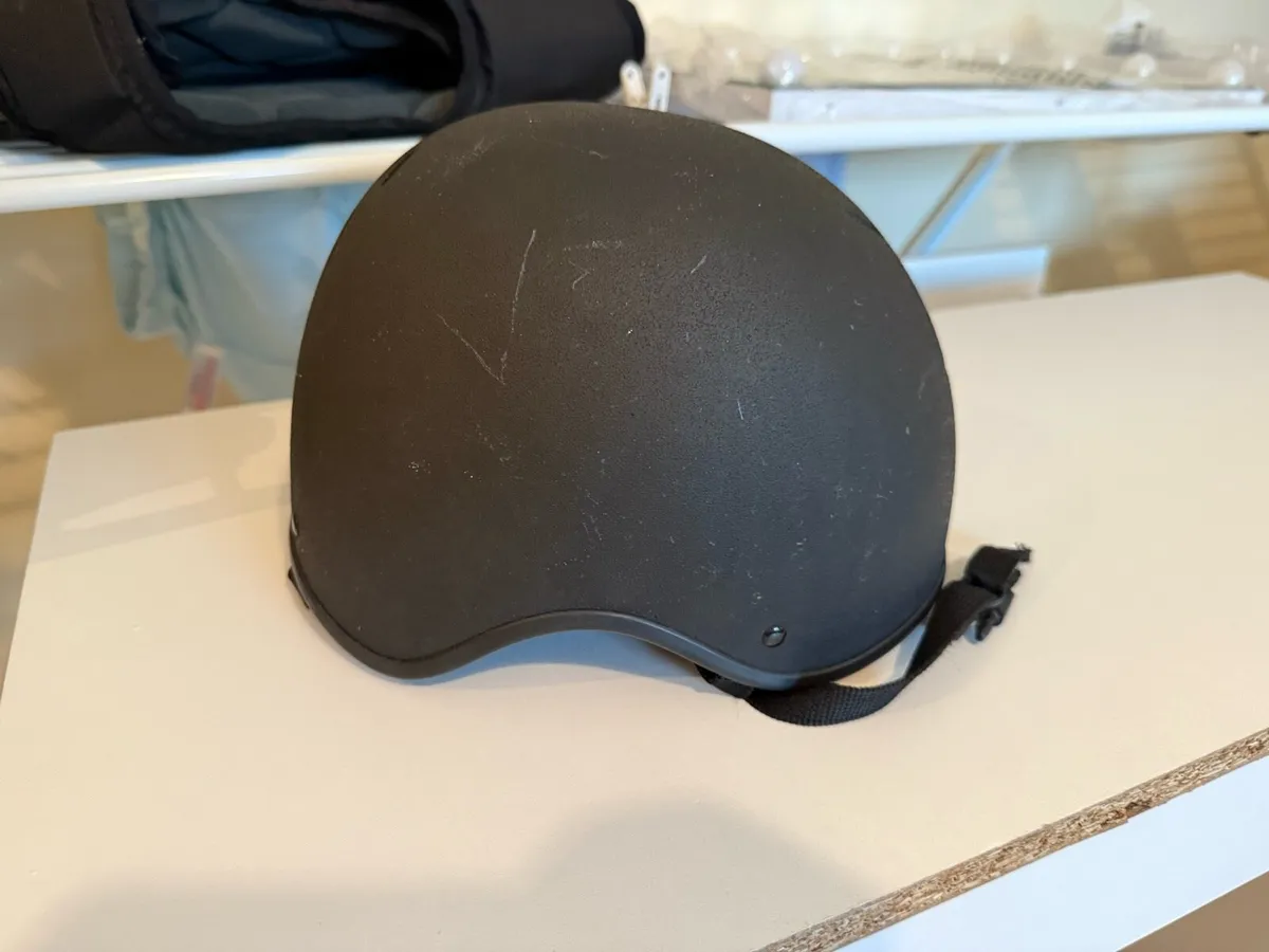 Horse riding helmet and back protector - Image 1