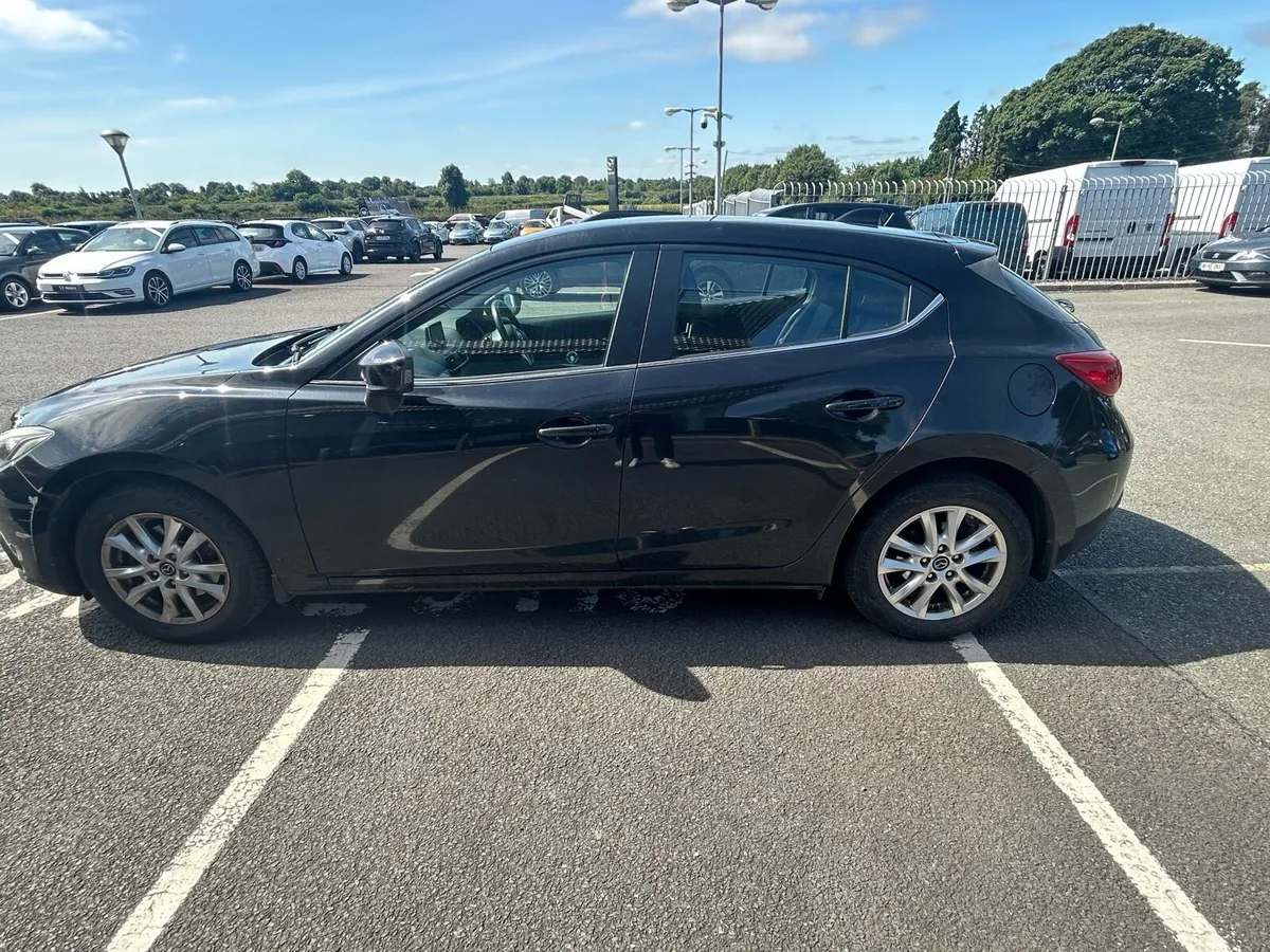 Mazda 3 2.2D - Trade sale only! - Image 3
