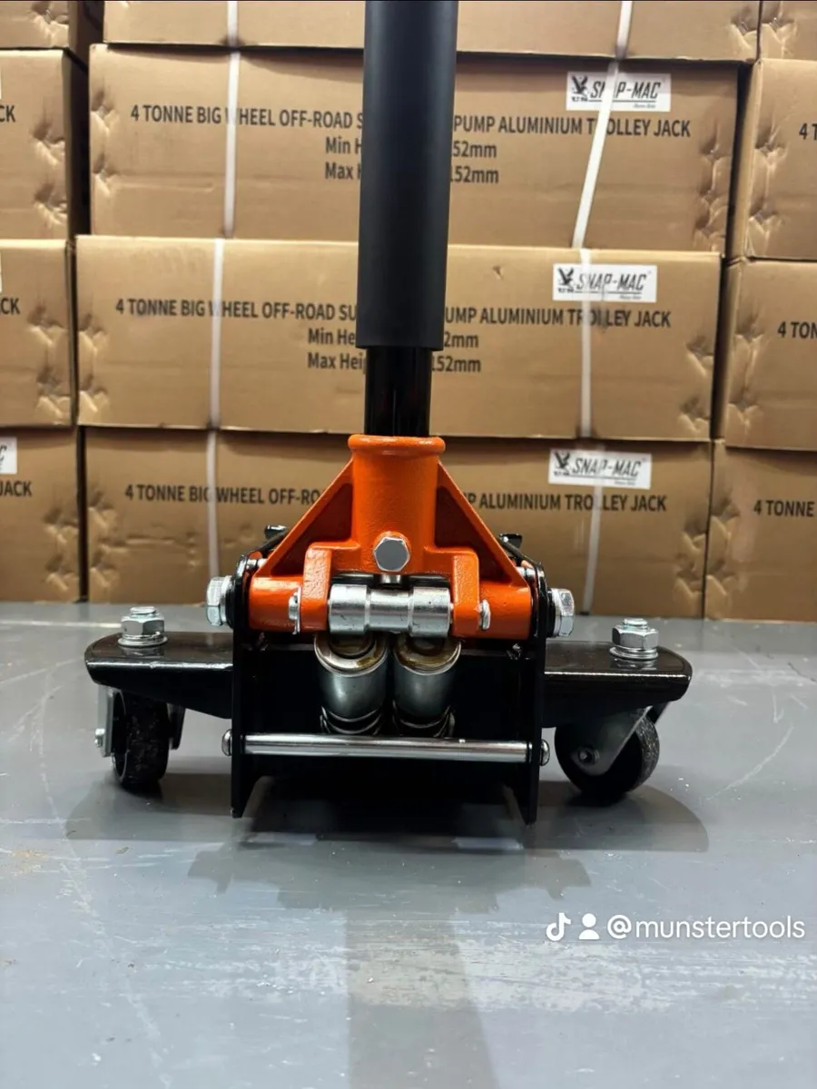 BRAND NEW 4ton LOW PROFILE TROLLEY JACK - Image 4