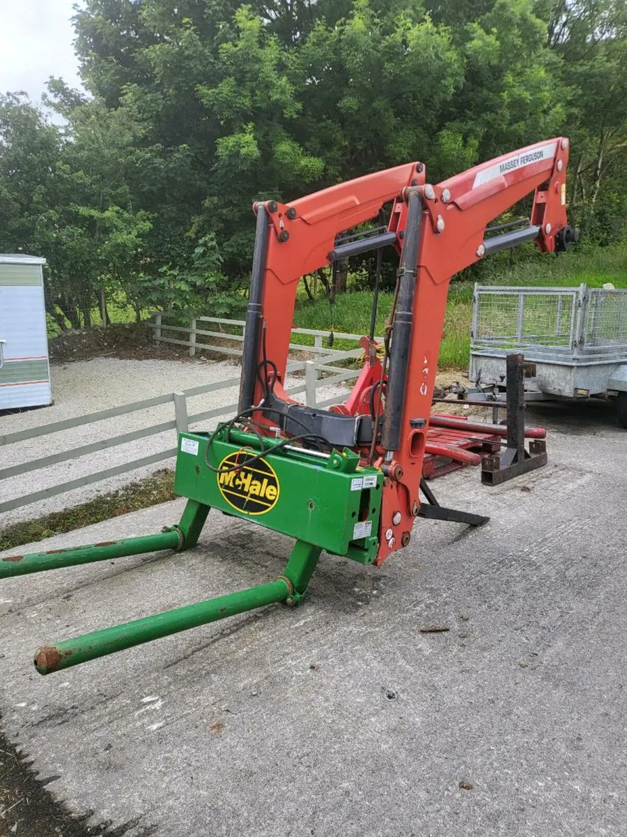 Massey Ferguson Front Loader - Image 1